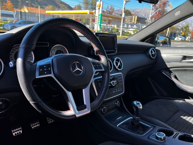 Mercedes-Benz A200 BLUEEFFICIENCY 1.6 MT 2014 - Imagen 9 de 20