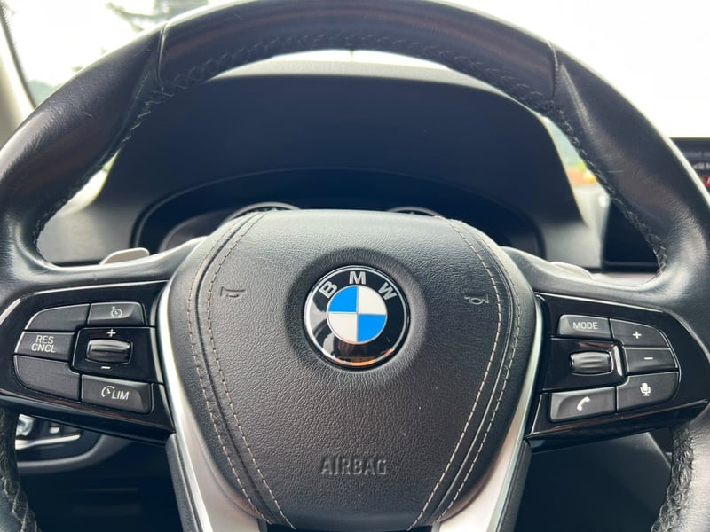 BMW 520I 2.0 TURBO 2019 - Imagen 11 de 20