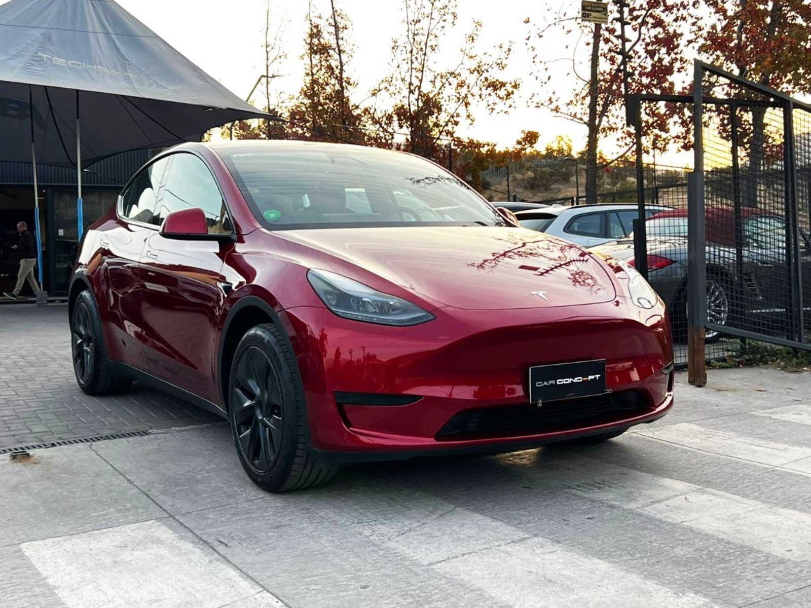 Tesla MODEL Y STANDART RANGE 2025 - Foto 3 de 20