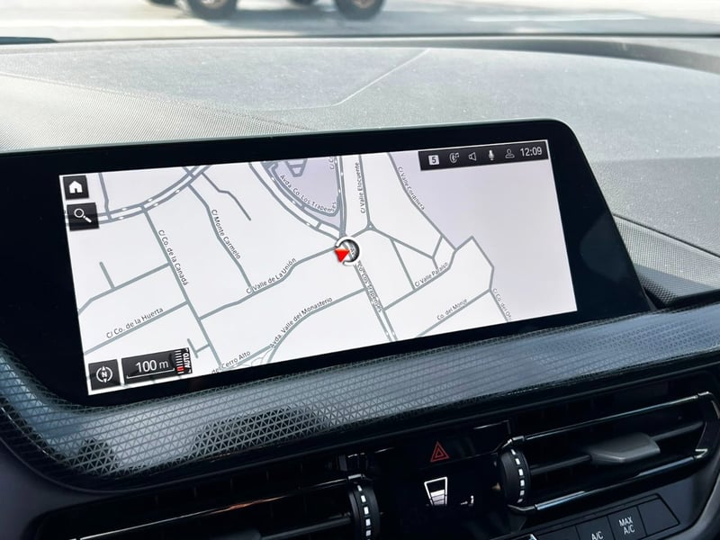 BMW 118 DYNAMIC 1.5T 2023 - Imagen 13 de 20