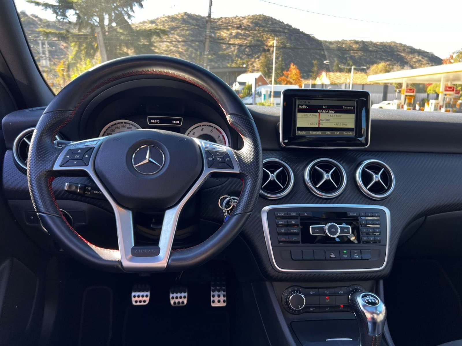 Mercedes-Benz A200 BLUEEFFICIENCY 1.6 MT 2014 - Imagen 10 de 20