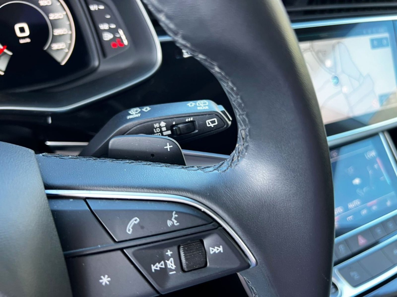 AUDI Q8 55 TFSI QUATTRO 2023 - Imagen 12 de 20