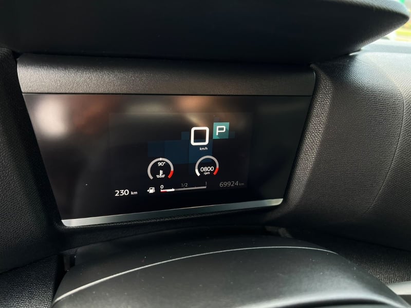Citroën C4 SHINE 1.5 HDI AT 2022 - Imagen 12 de 18