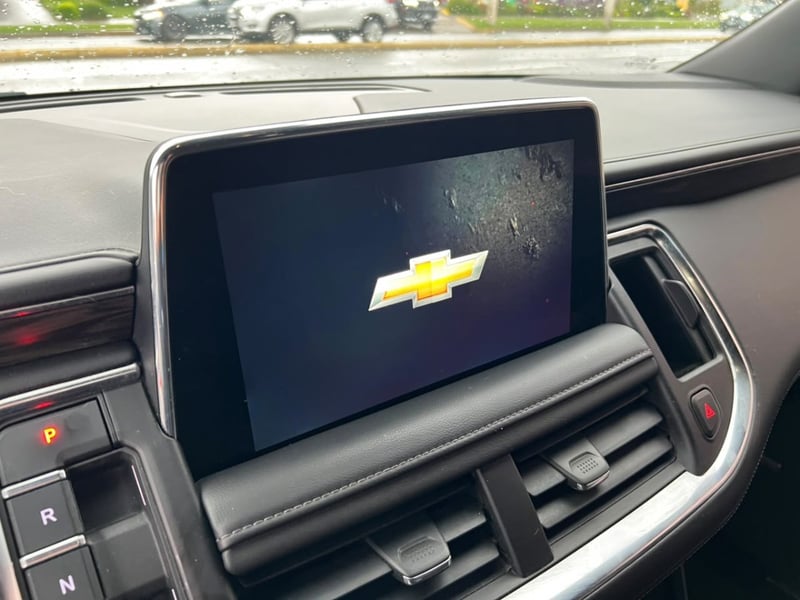 Chevrolet SUBURBAN Z71 2022 - Imagen 13 de 20