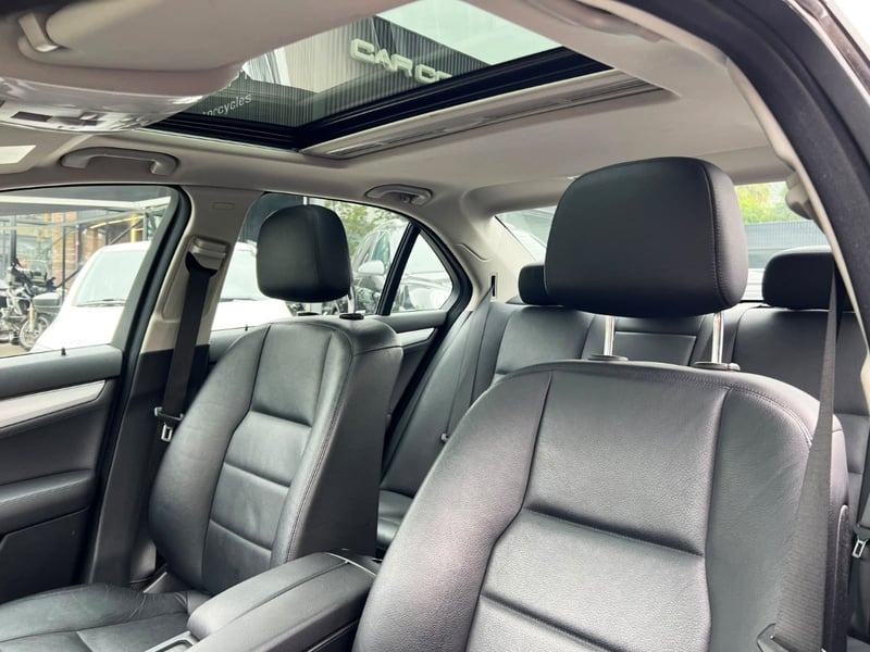 Mercedes-Benz C300 AVANTGARDE V6 2010 - Imagen 19 de 20