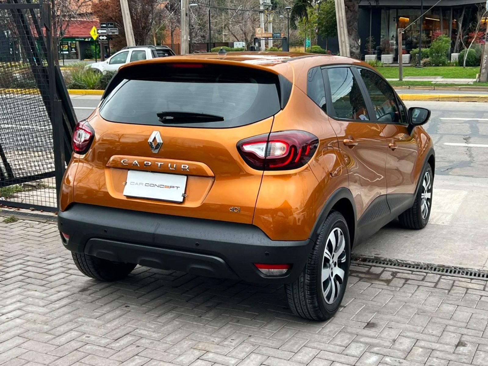 Renault CAPTUR LIFE 1.5 MT DIESEL 2019 - Foto 4 de 20