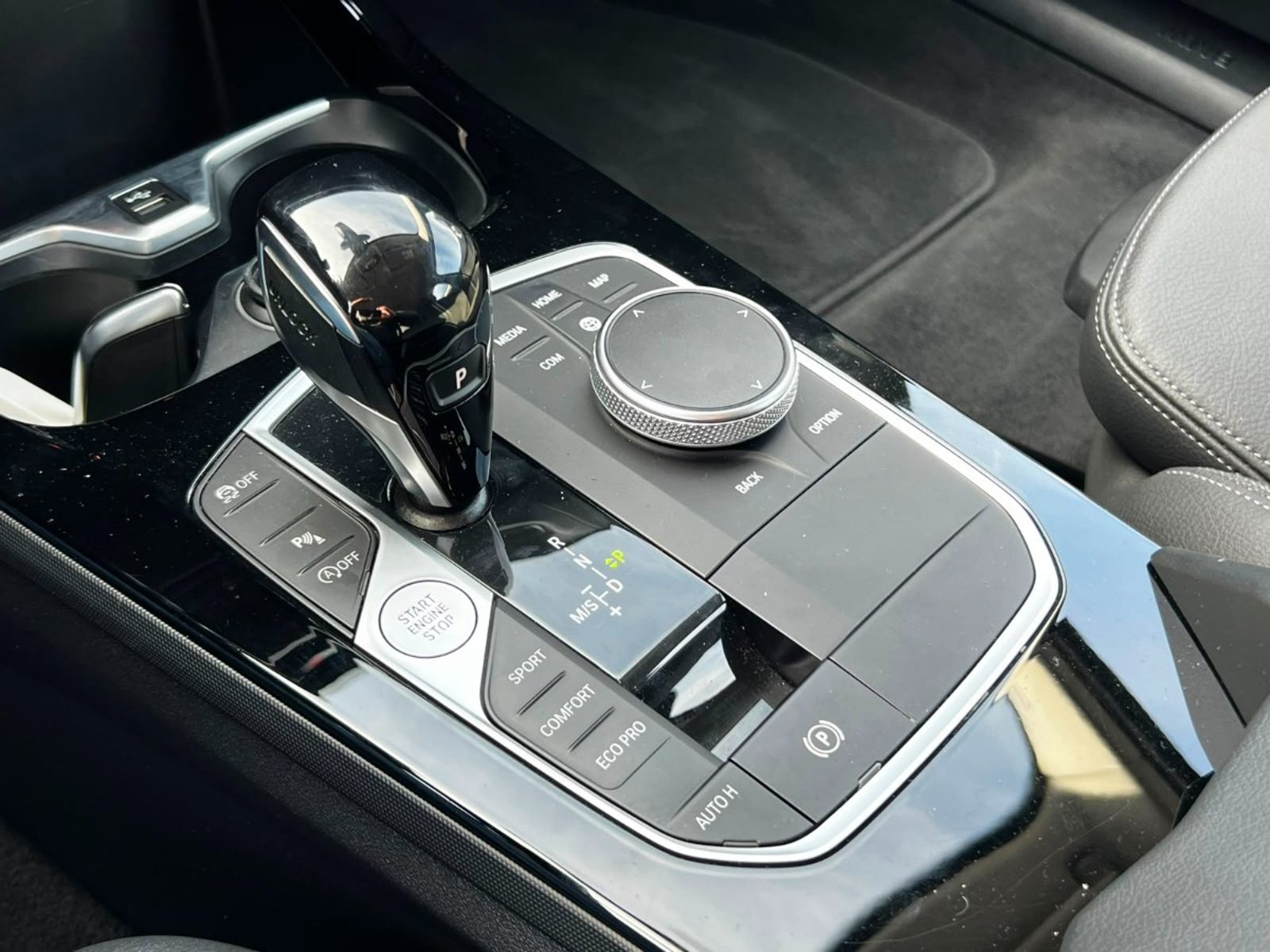 BMW 118 DYNAMIC 1.5T 2023 - Imagen 17 de 19