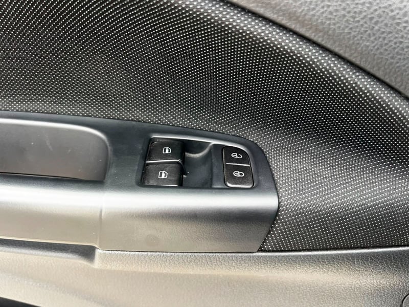 Volkswagen GOL TRENDLINE 1.6 MT 2021 - Imagen 15 de 20