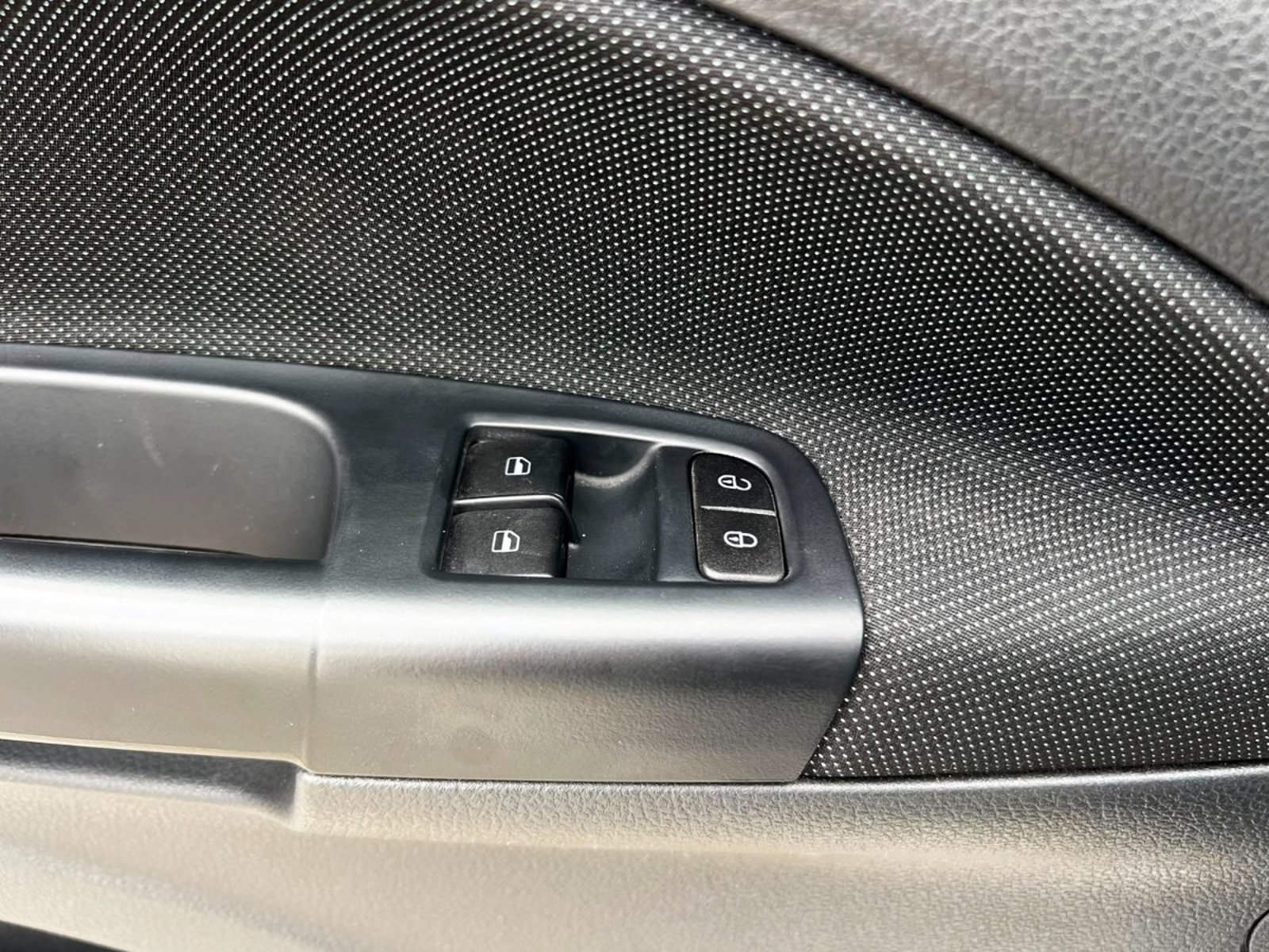 Volkswagen GOL TRENDLINE 1.6 MT 2021 - Imagen 15 de 20
