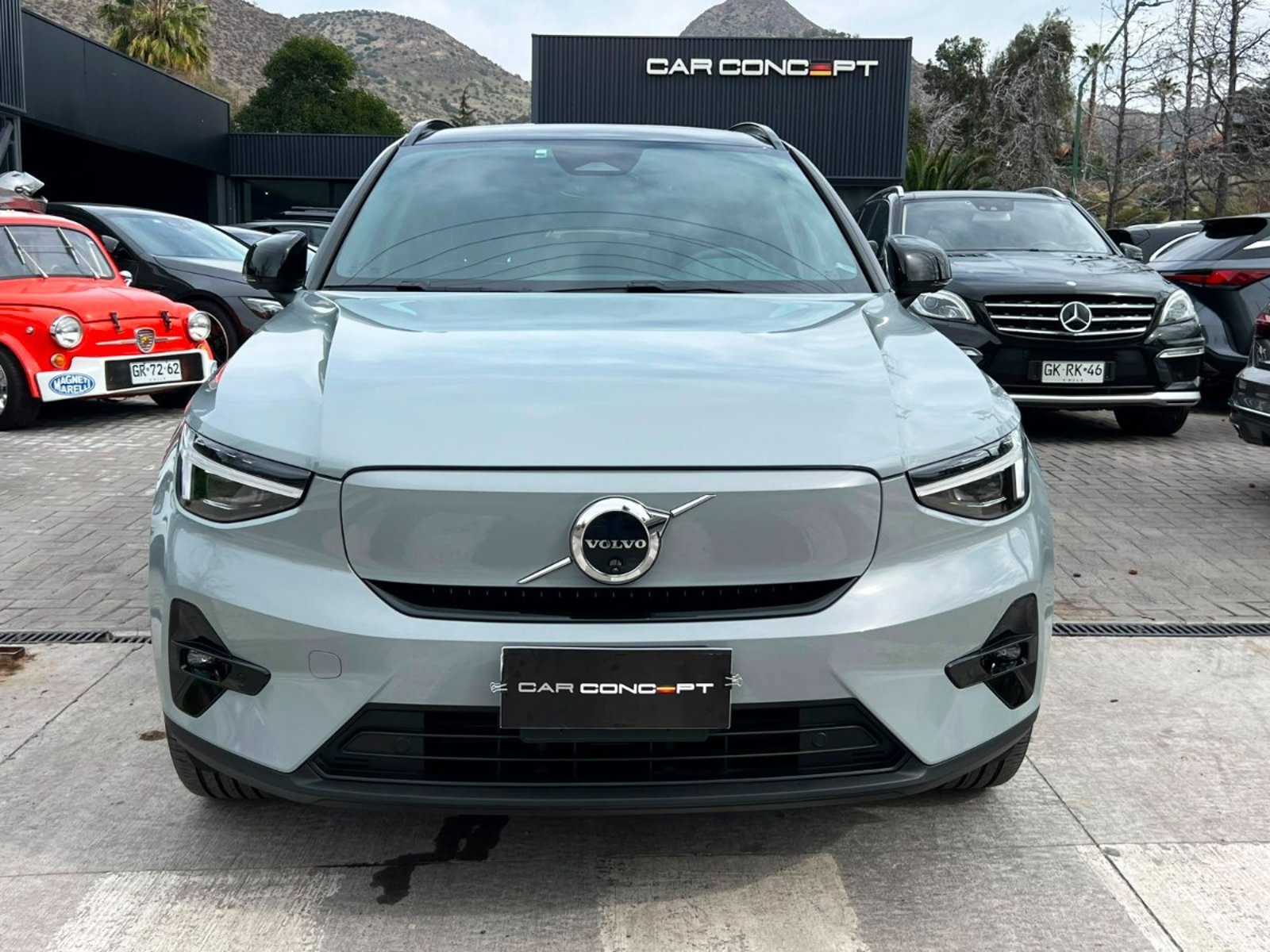 Volvo EX40 P8 AWD 2025 - Foto 2 de 19