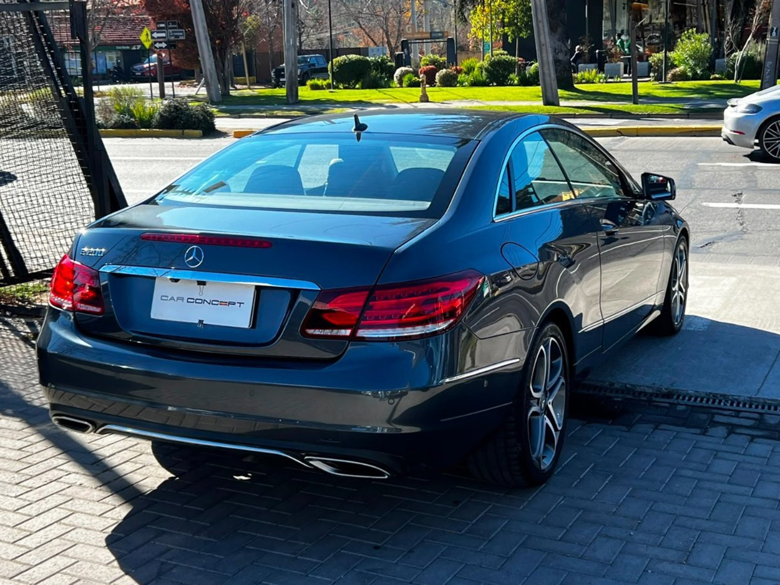 Mercedes-Benz E200 COUPE 2017 - Foto 4 de 20