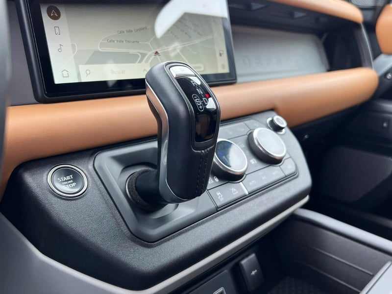 Land Rover DEFENDER 110 X DYNAMIC 2024 - Imagen 18 de 20