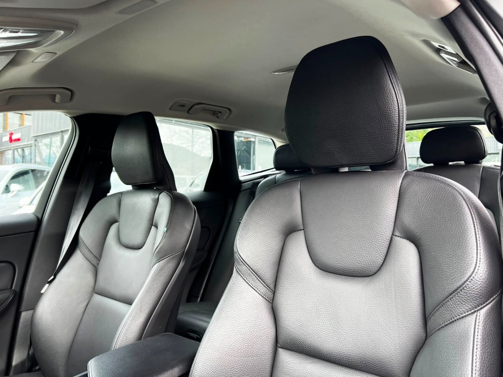 Volvo XC60 II B5 AWD 2.0 2022 - Imagen 17 de 19
