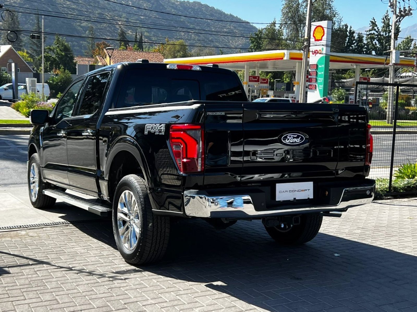 Ford F-150 LARIAT LUXURY 5.0 2025 - Imagen 6 de 20