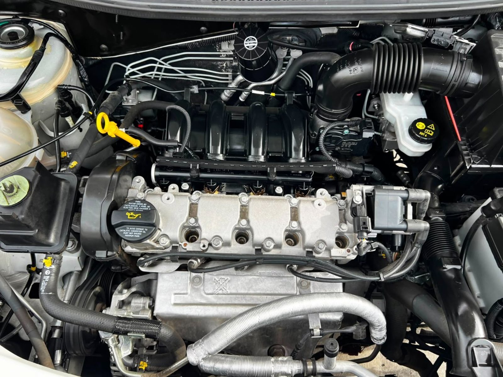 Volkswagen GOL TRENDLINE 1.6 MT 2021 - Imagen 18 de 20