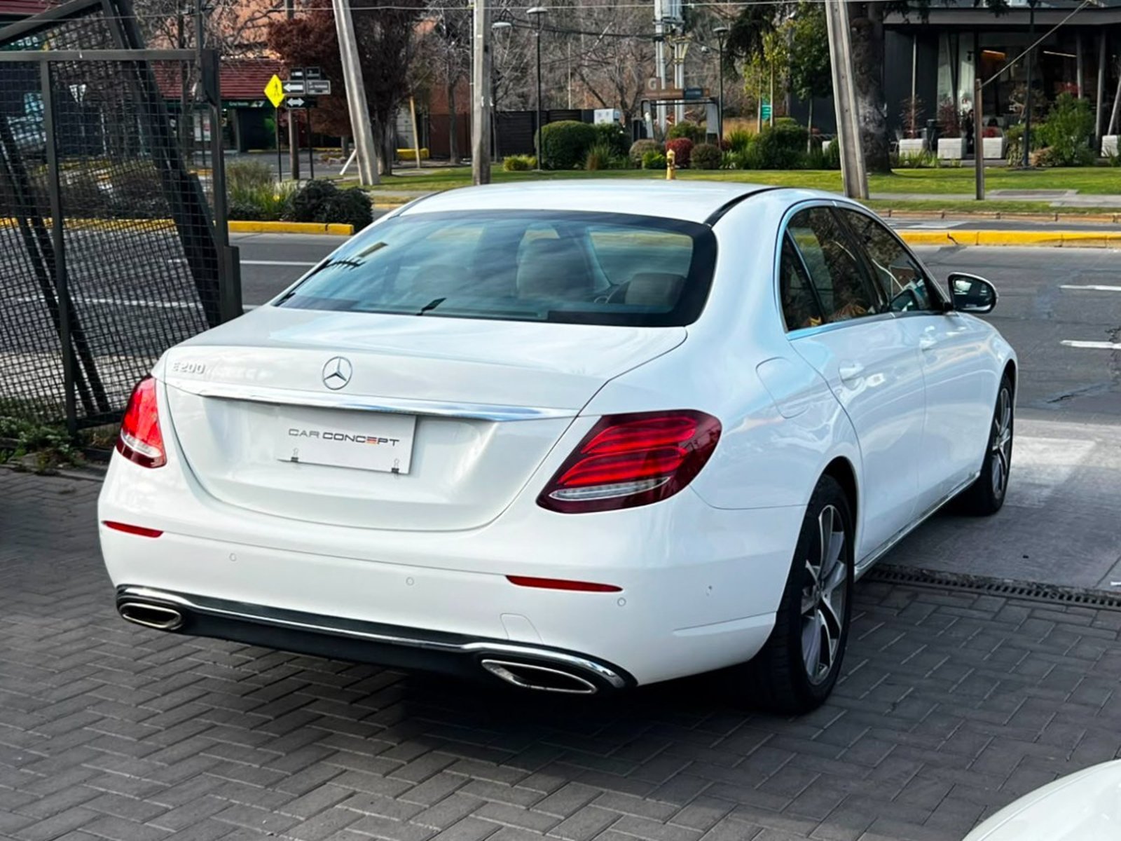 MERCEDES-BENZ E200 ÚNICO DUEÑO 2019 - Imagen 6 de 20