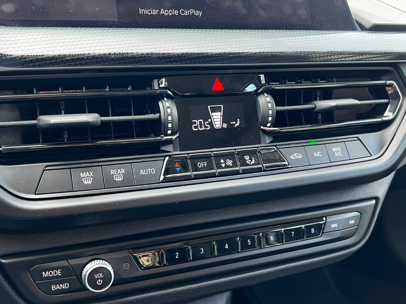 BMW 118 DYNAMIC 1.5T 2023 - Imagen 16 de 19