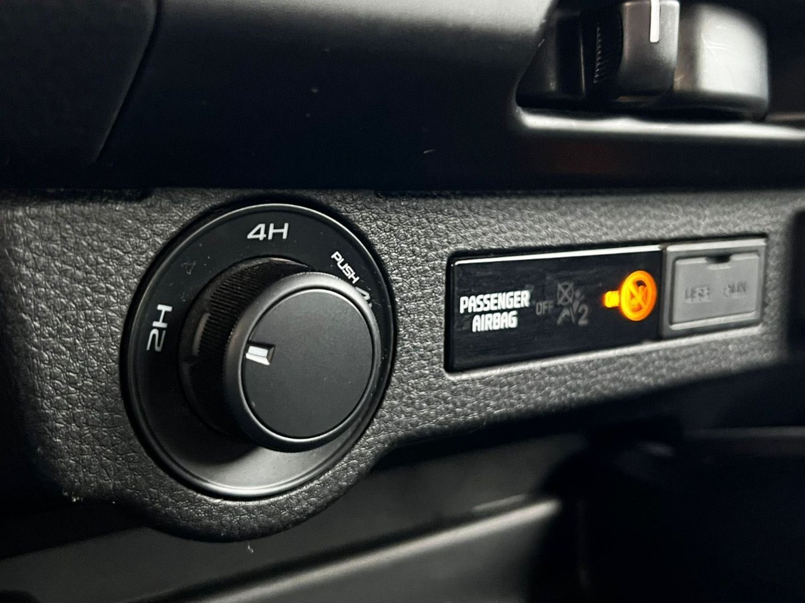 MAZDA BT-50 4X4 DIESEL 3.0 2023 - Imagen 15 de 18