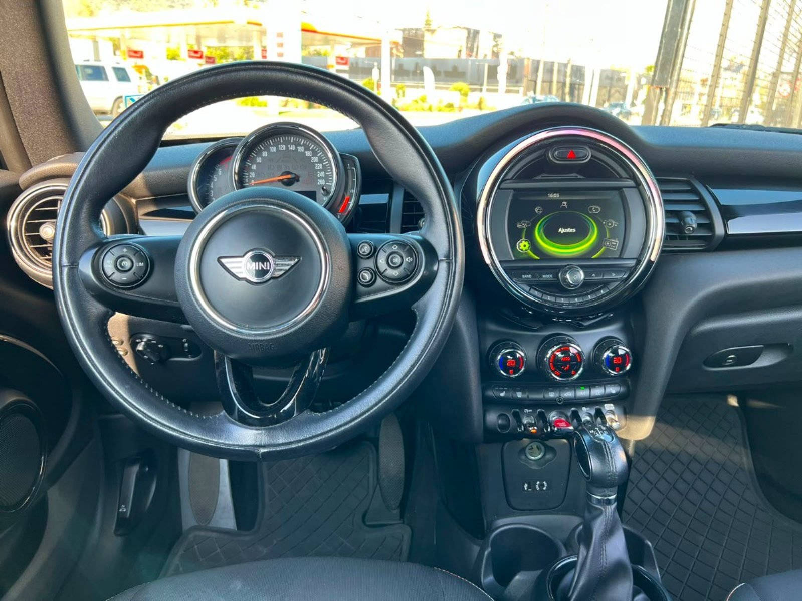 Mini COOPER CABRIO F57 PEPPER 1.5 AT 2018 - Imagen 11 de 20