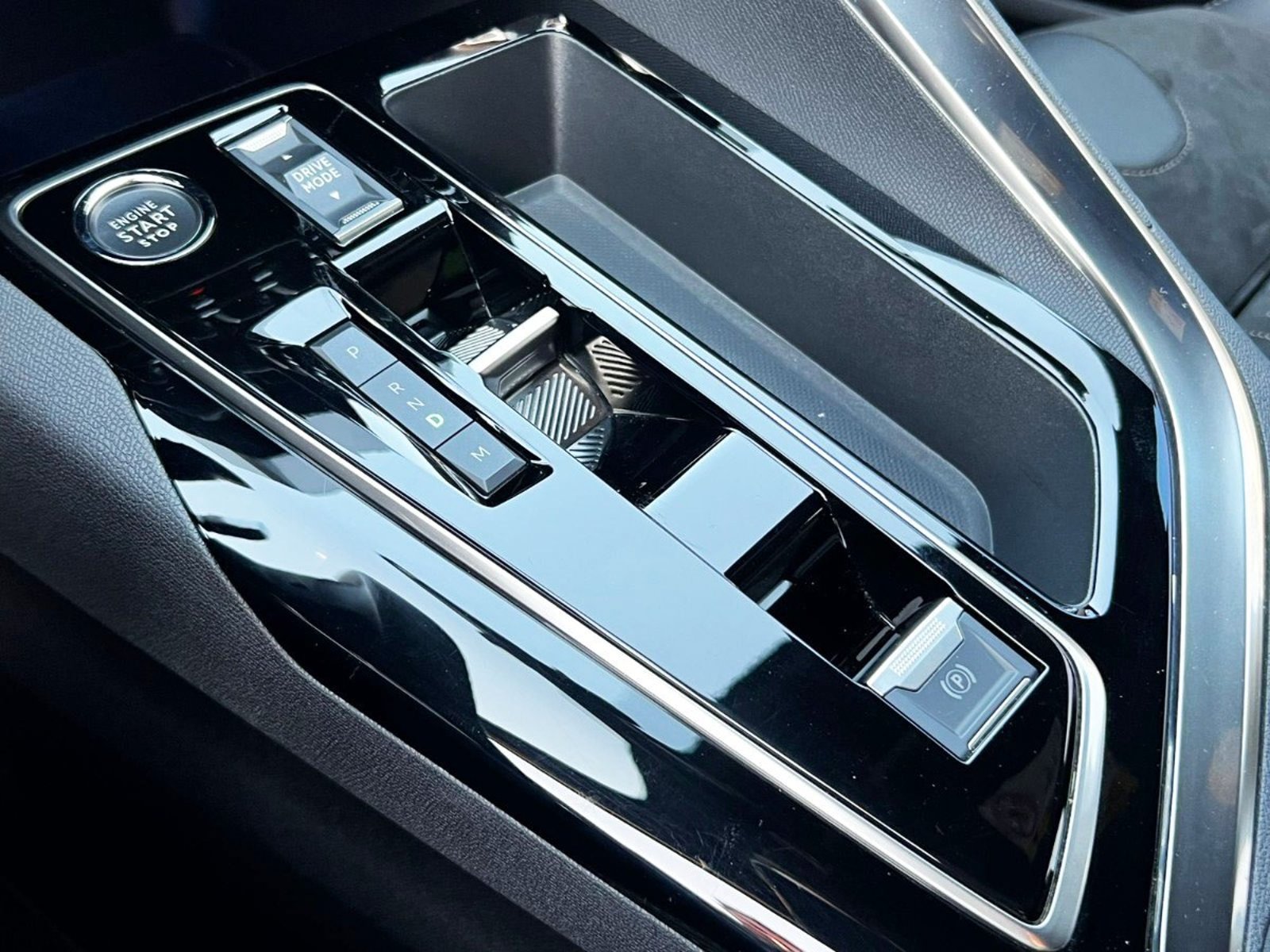 PEUGEOT 3008 GT HDI 1.5 2024 - Imagen 19 de 20