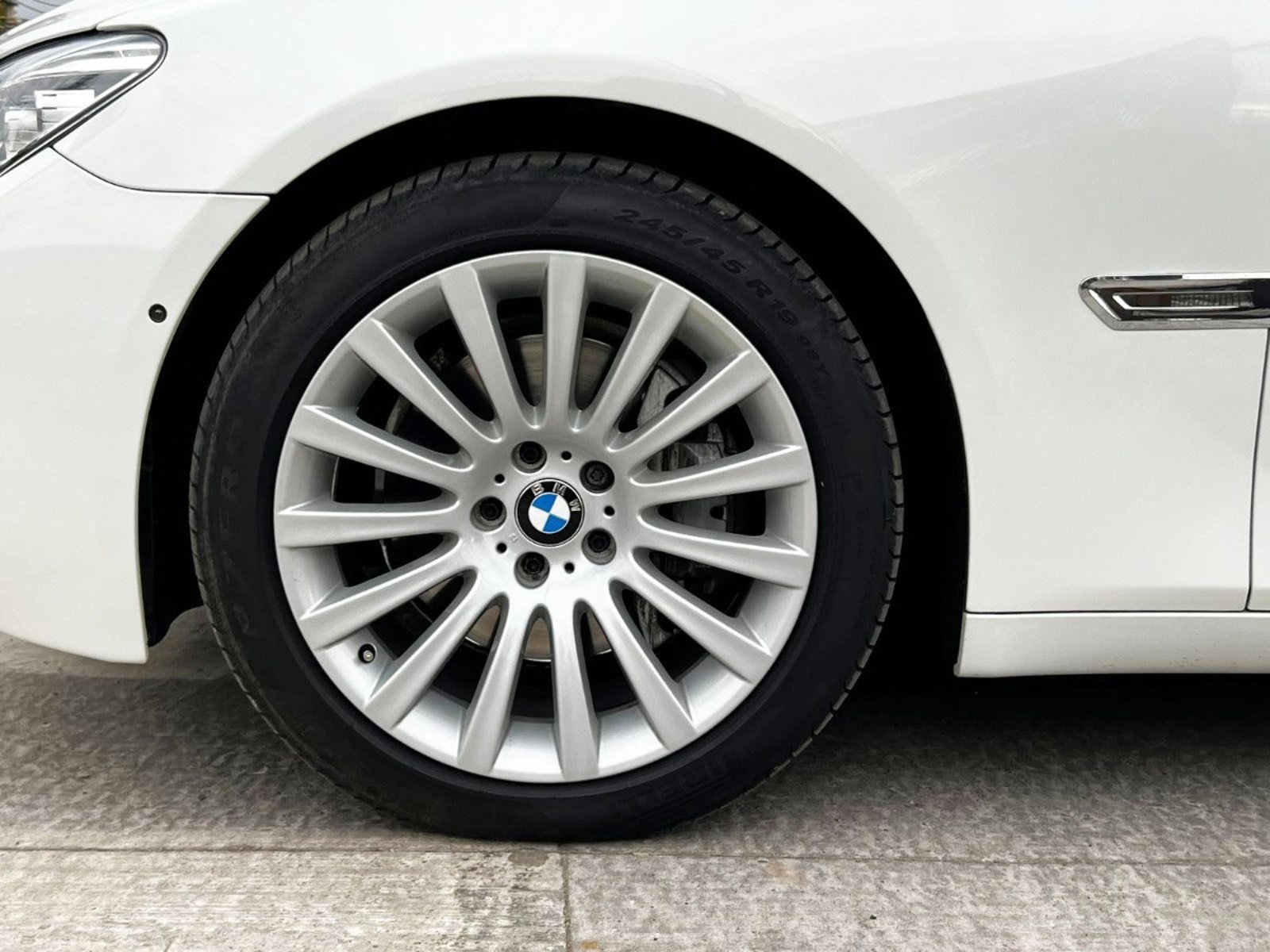 BMW 740 ACTIVE HYBRID 7 3.0 2014 - Imagen 8 de 20