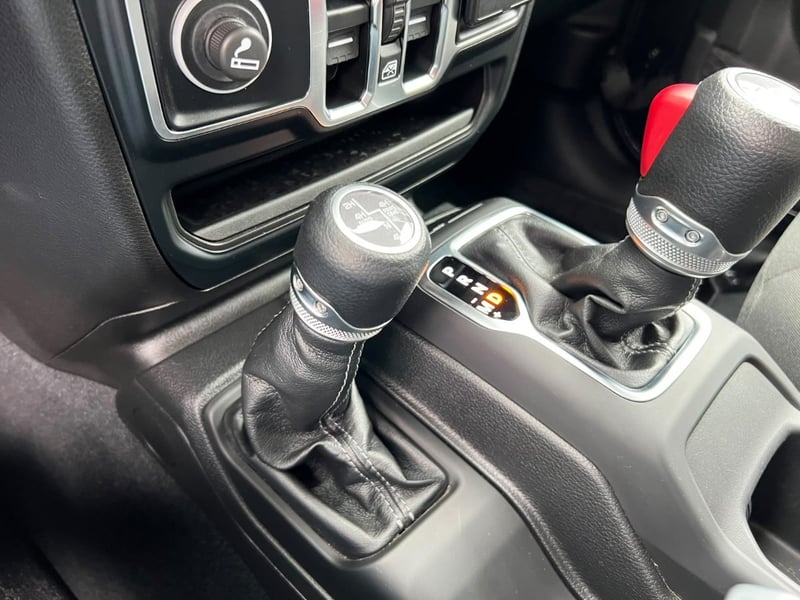 Jeep WRANGLER SPORT 4X4 2.0 2025 - Imagen 17 de 20