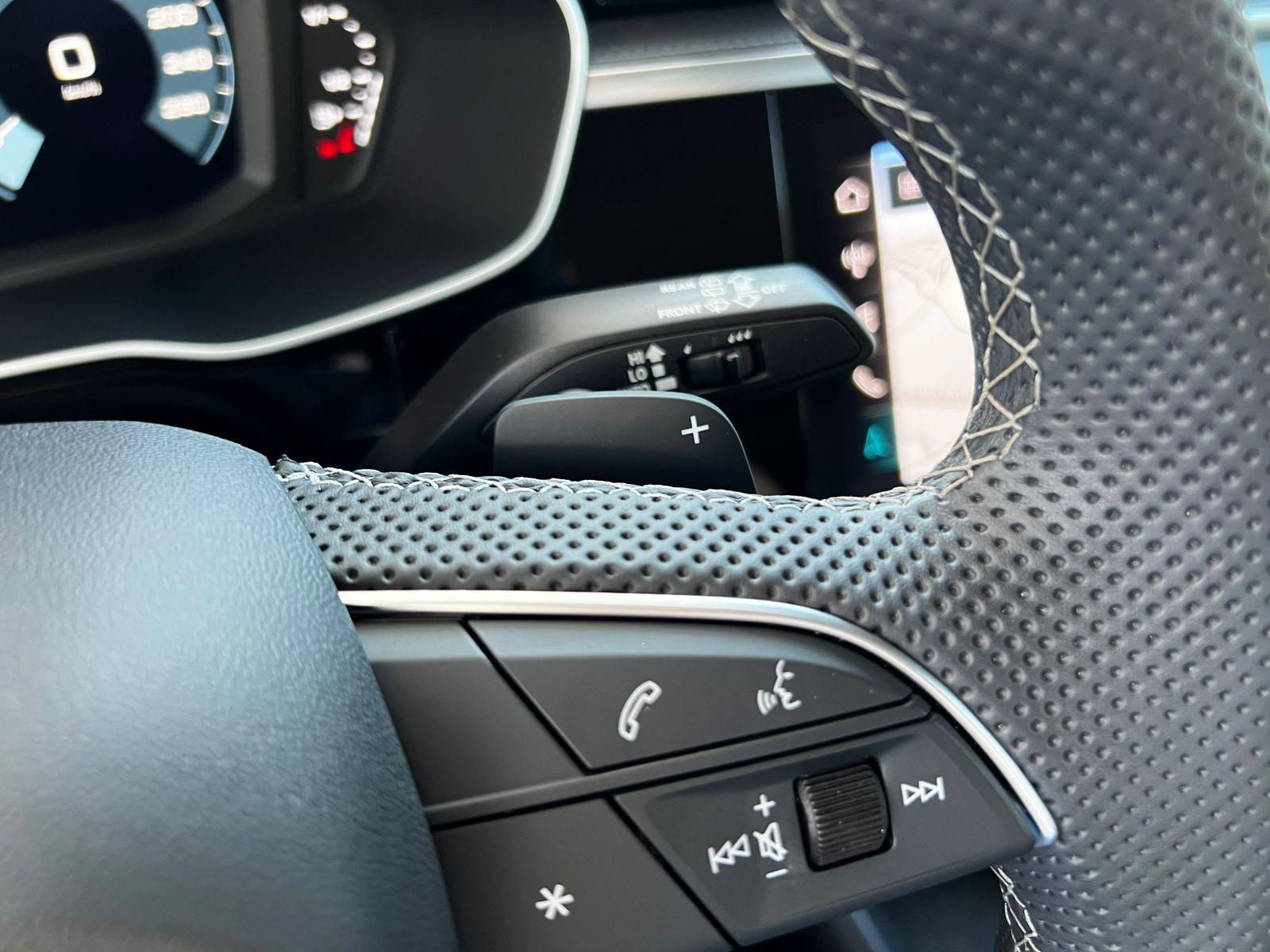 AUDI Q3 40 TFSI 2.0 S LINE 2025 - Imagen 14 de 20