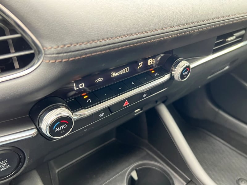 Mazda 3 SEDAN 2.0 AT 2023 - Imagen 16 de 20