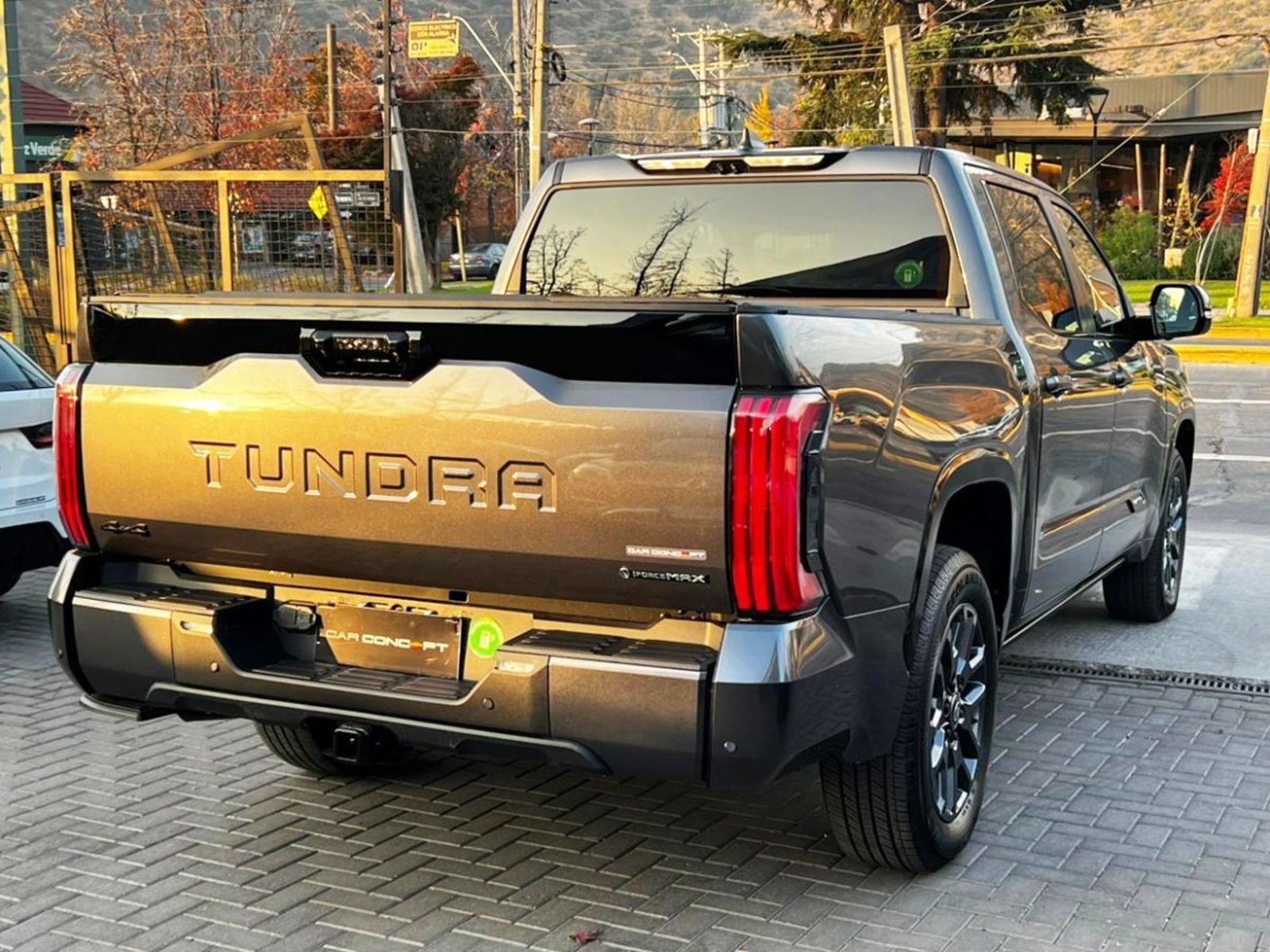 TOYOTA TUNDRA PLATINUM I FORCE V6 2026 - Imagen 4 de 20