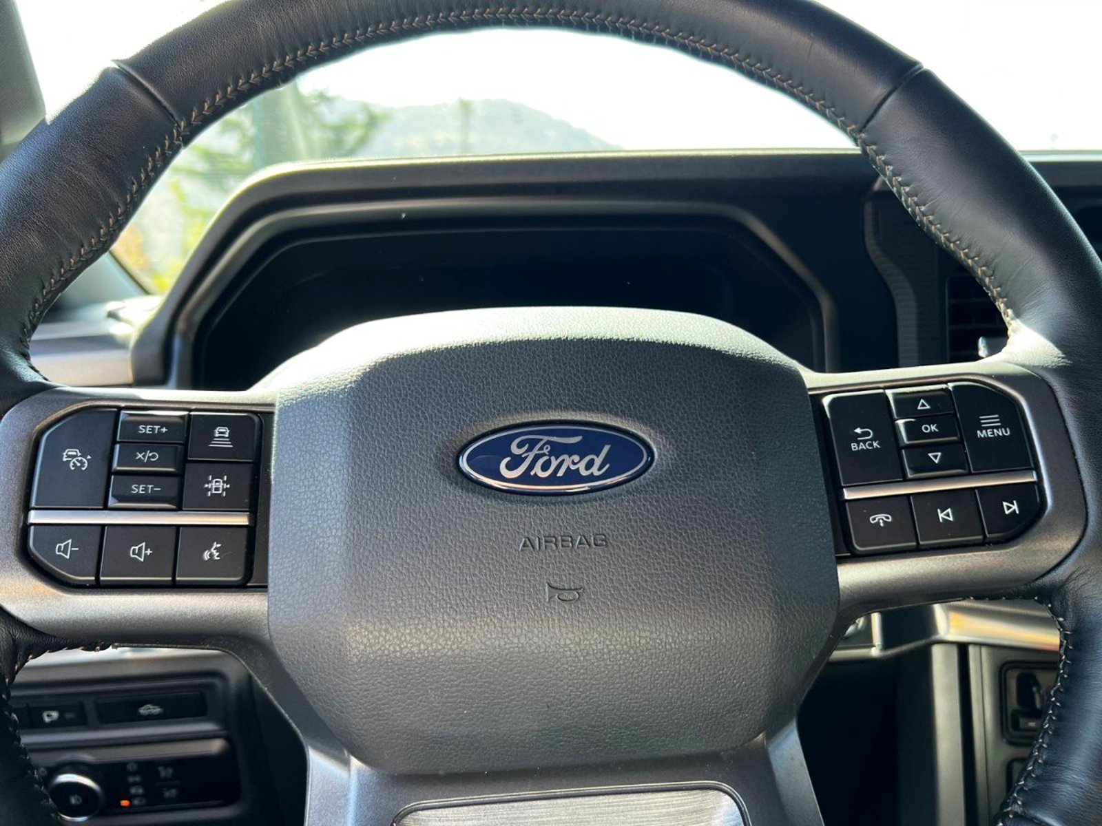 Ford F-150 LARIAT LUXURY 5.0 2025 - Imagen 13 de 20