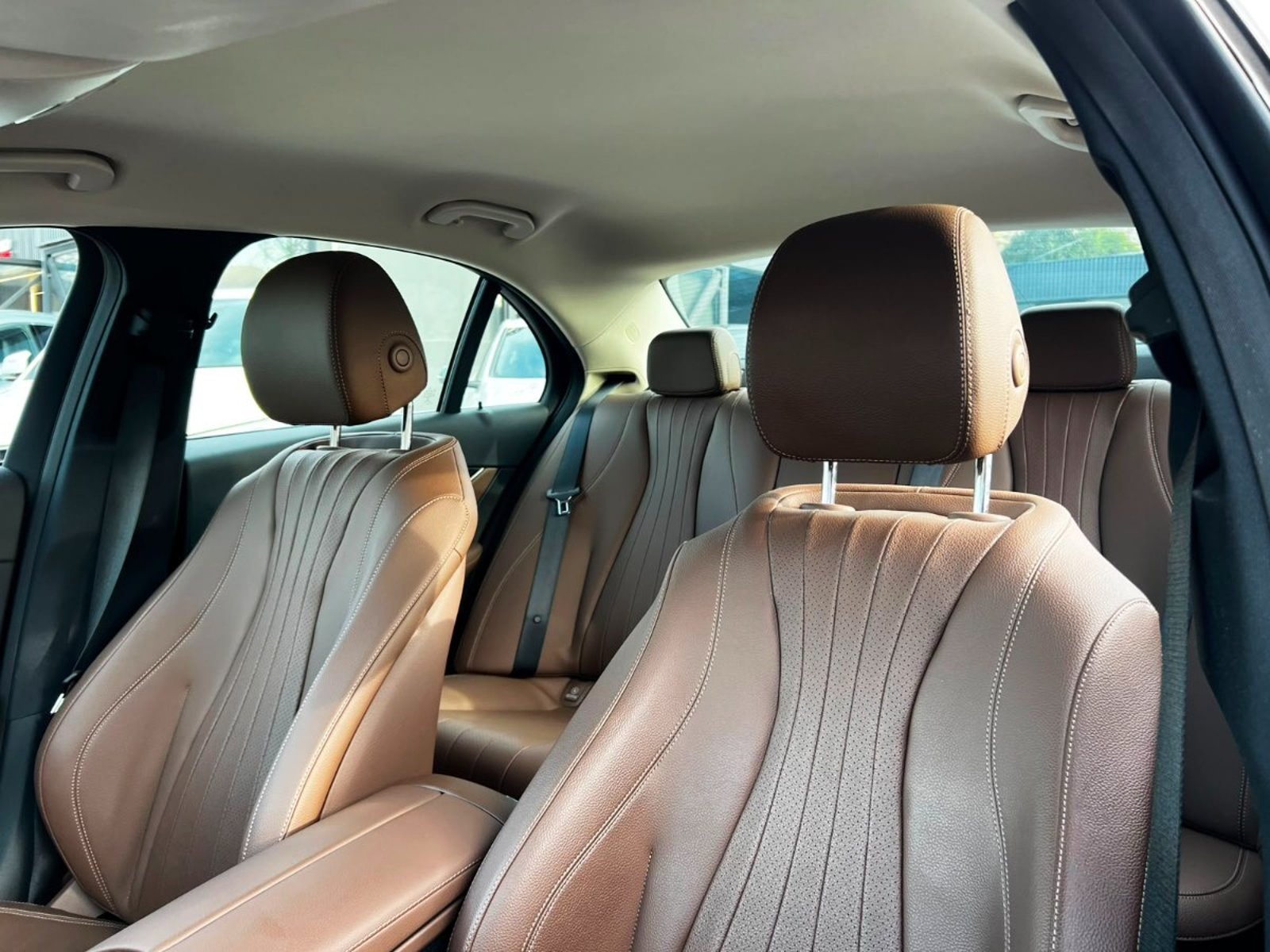 MERCEDES-BENZ E200 ÚNICO DUEÑO 2019 - Imagen 19 de 20