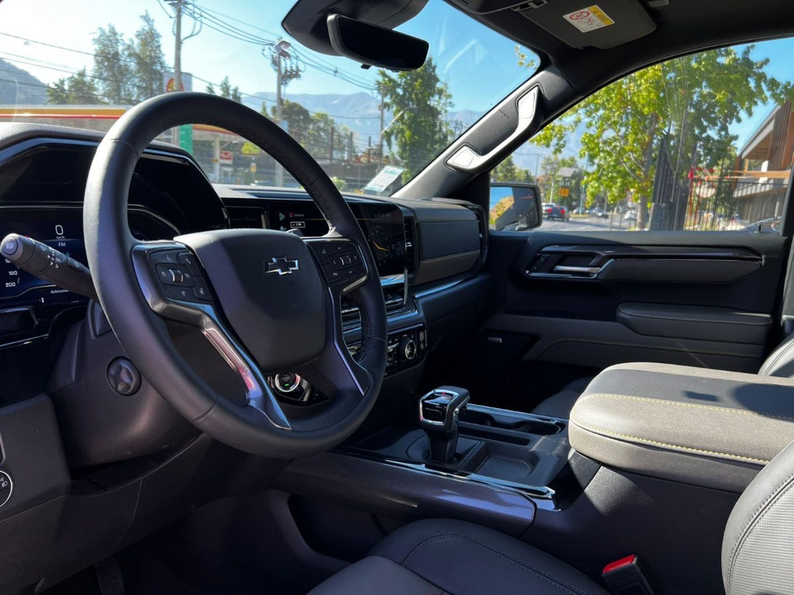 CHEVROLET SILVERADO ZR2 6.2 2025 - Imagen 10 de 20