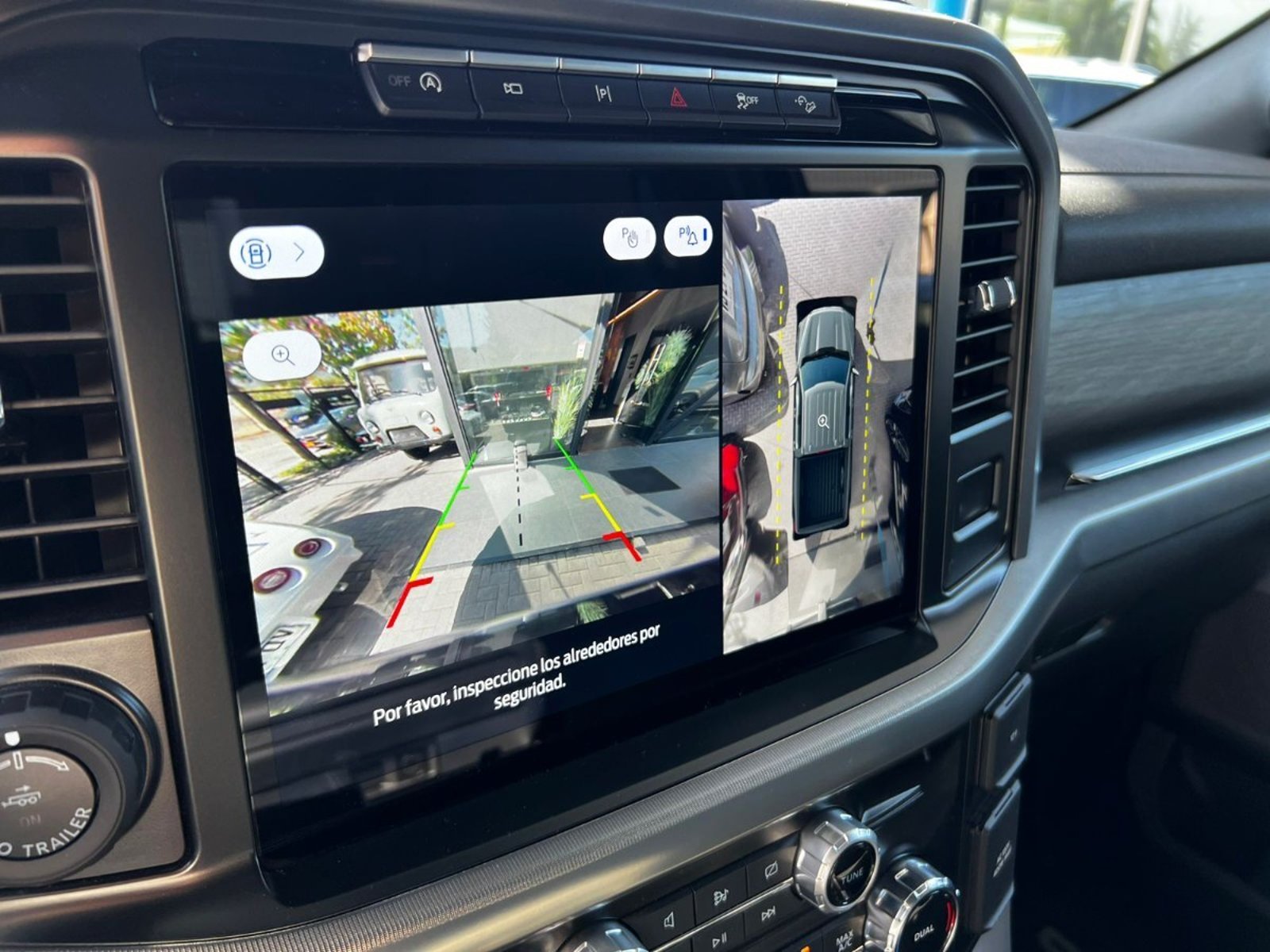 Ford F-150 LARIAT LUXURY 5.0 2025 - Imagen 17 de 20