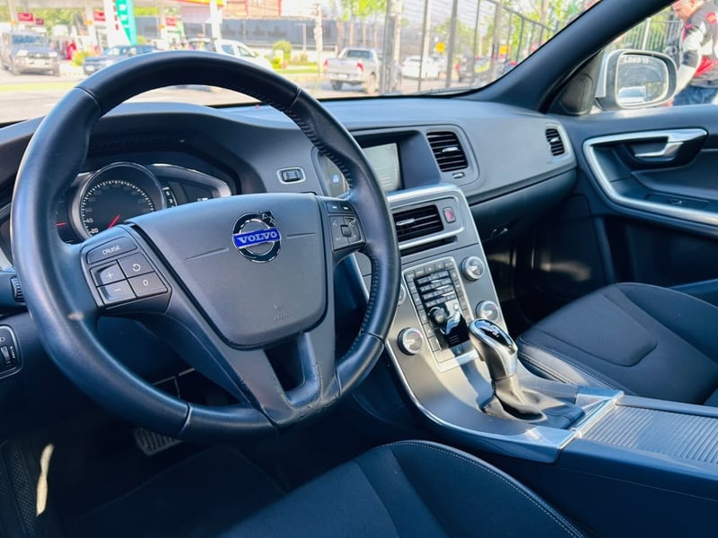 Volvo S60 D2 AT DIESEL 2019 - Imagen 9 de 19
