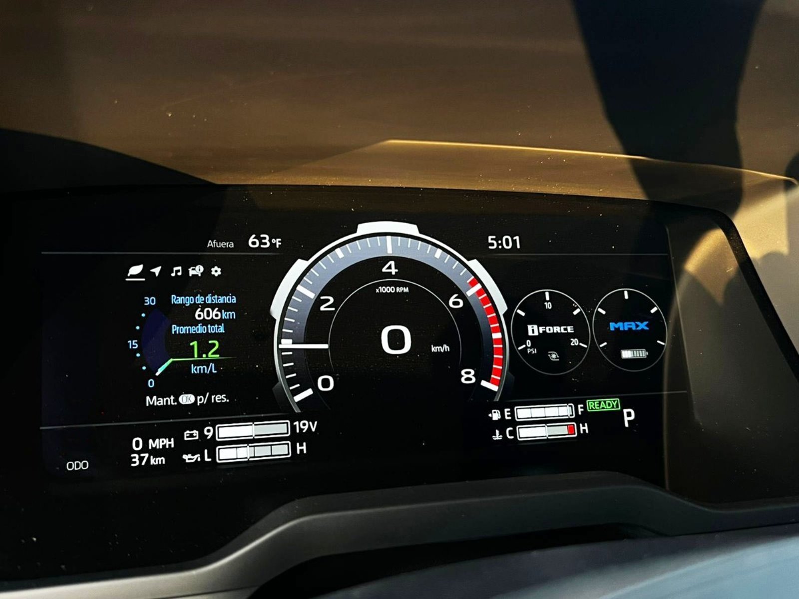 TOYOTA TUNDRA PLATINUM I FORCE V6 2026 - Imagen 14 de 20