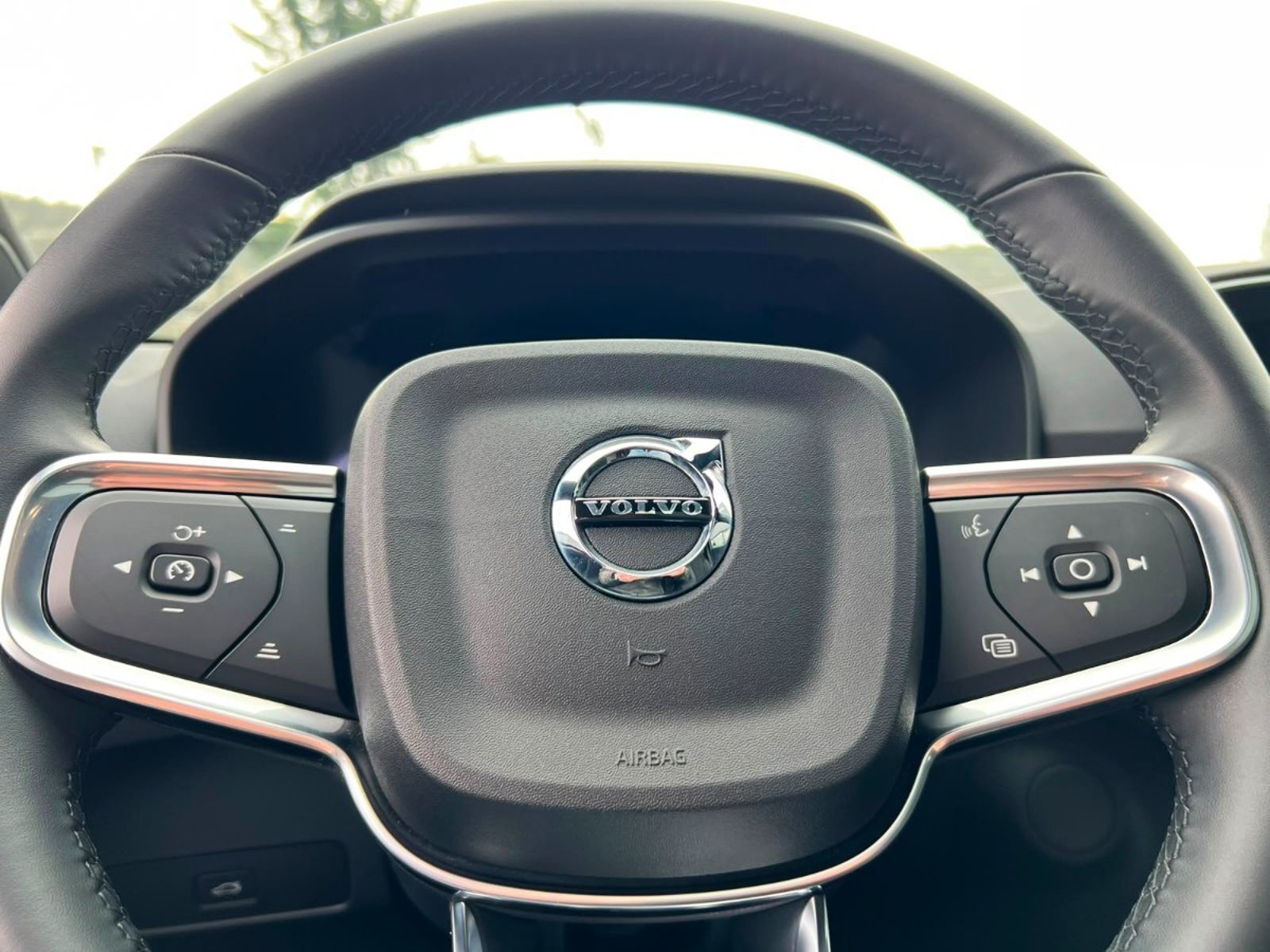 Volvo EX40 P8 AWD 2025 - Imagen 12 de 19