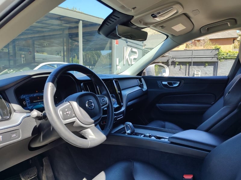 Volvo XC60 B5 II MOMENTUM 4WD 2022 - Imagen 9 de 15