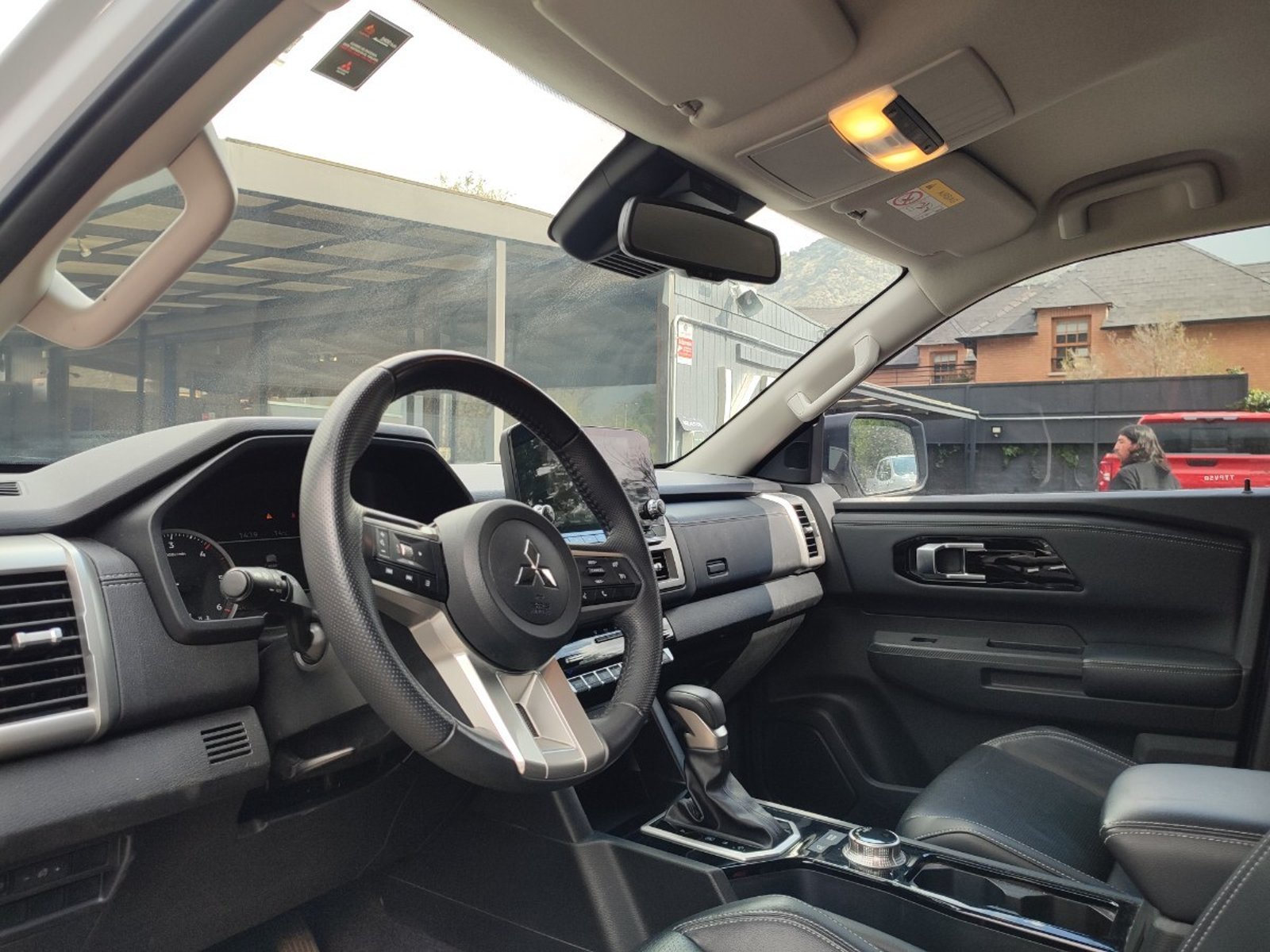 Mitsubishi L200 DAKAR XR 4X4 2.4 AT 2025 - Imagen 11 de 18