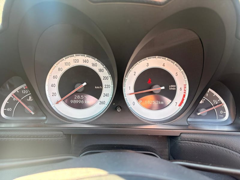 Mercedes-Benz SL 500 CABRIO 5.5 AUT 2011 - Imagen 14 de 17