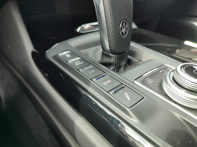 Maserati LEVANTE GRANSPORT 3.0 Q4 AT 2021 - Imagen 15 de 18