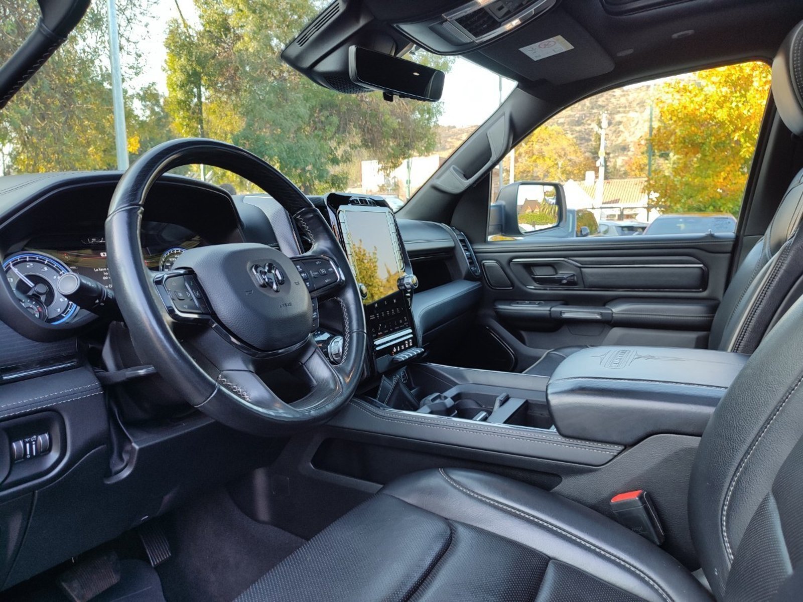 RAM 1500 LIMITED 5.7 CREW CAB 4X4 2022 - Imagen 9 de 15