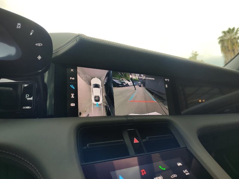Porsche TAYCAN TURBO 4WD 2021 - Imagen 17 de 18