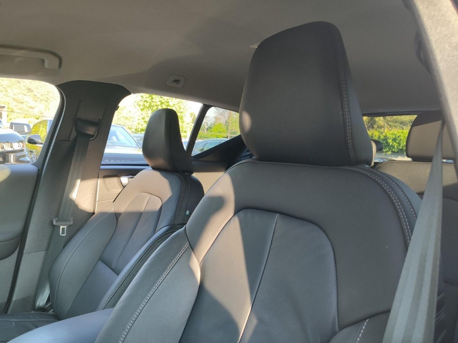 Volvo XC40 B4 PLUS 2.0 MHEV 2024 - Imagen 15 de 17