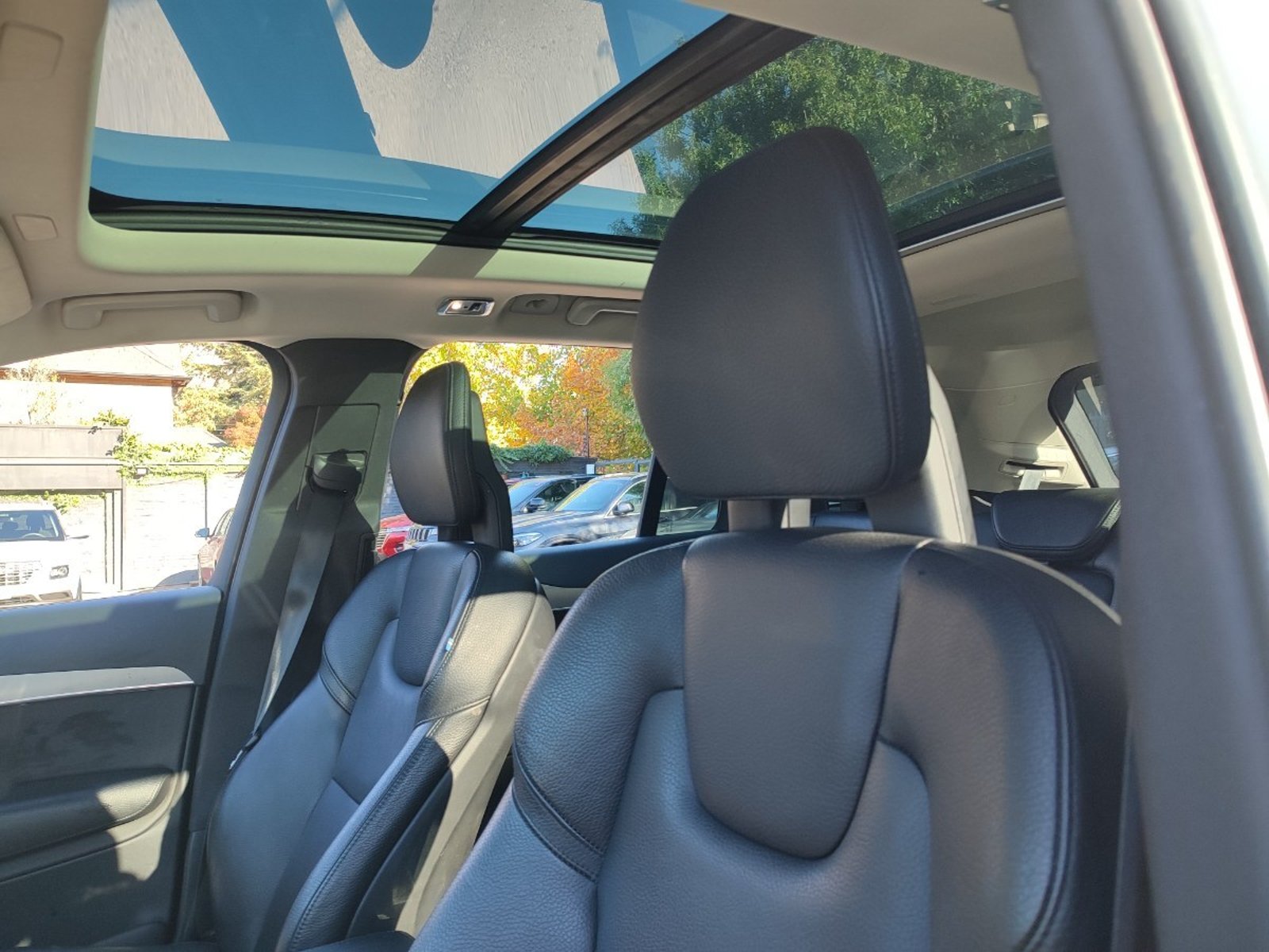 VOLVO XC90 D5 MOMENTUM 2.0 4WD 2022 - Imagen 11 de 17