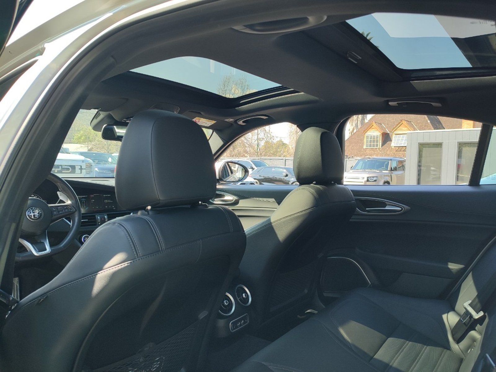 Alfa Romeo GIULIA VELOCE 2.0 TURBO 280 HP 2022 - Imagen 13 de 18