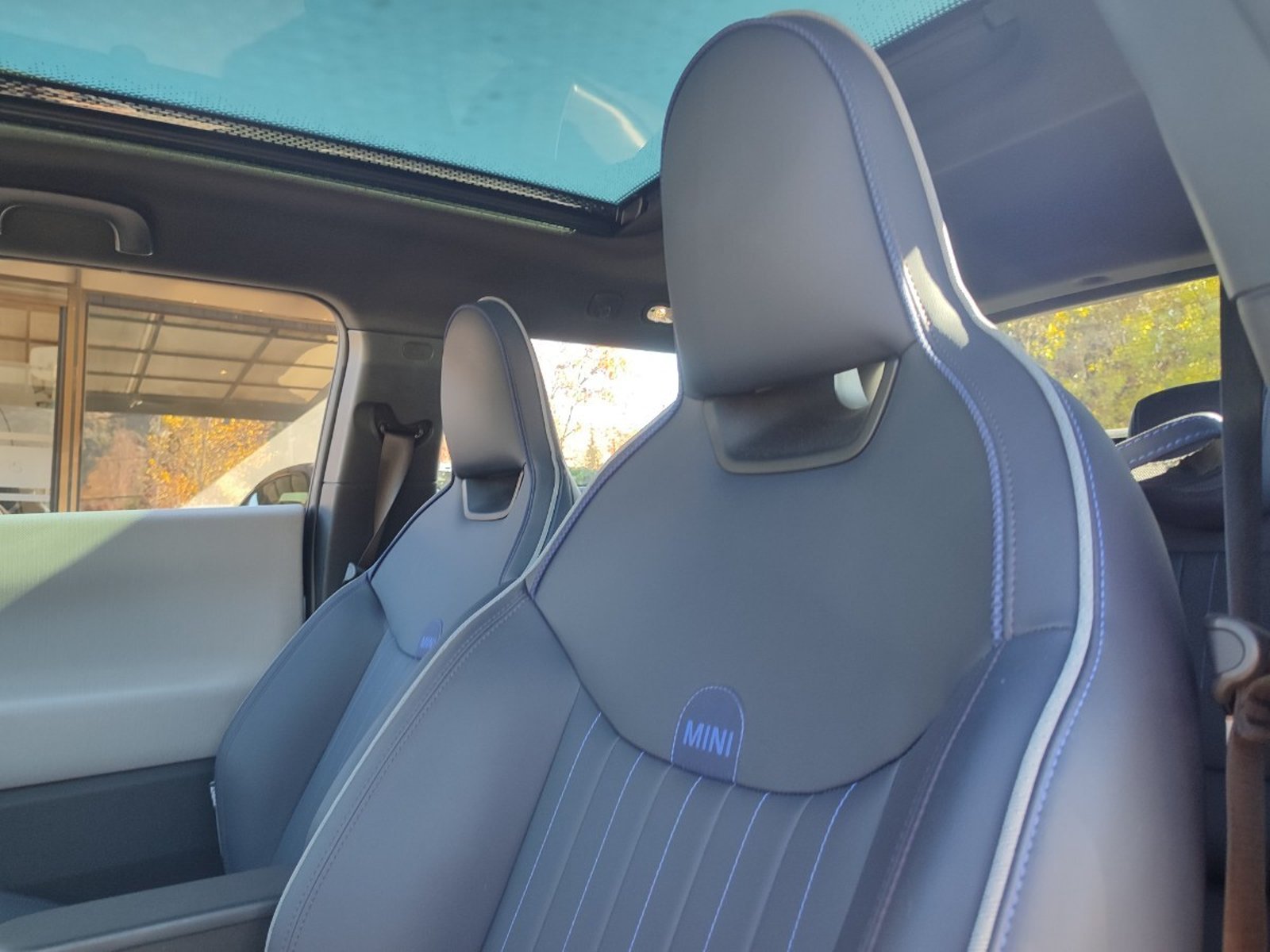 MINI COOPER SE FAVOURED 2025 - Imagen 11 de 16
