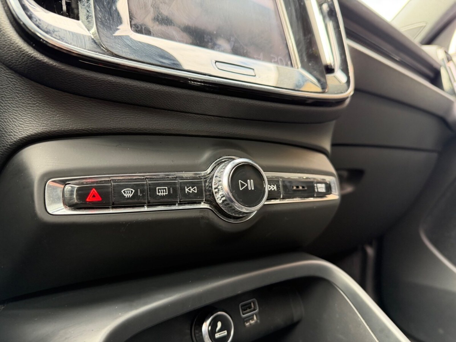 VOLVO XC40 T5 R-DESIGN PLUS 2.0 AWD 2020 - Imagen 14 de 17