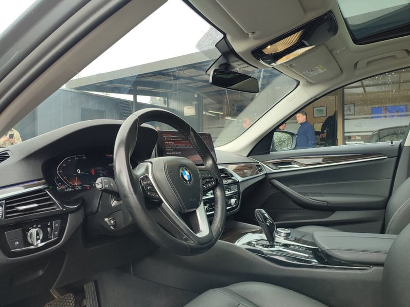 BMW 520D HERITAGE 2.0 AT 2022 - Imagen 8 de 15