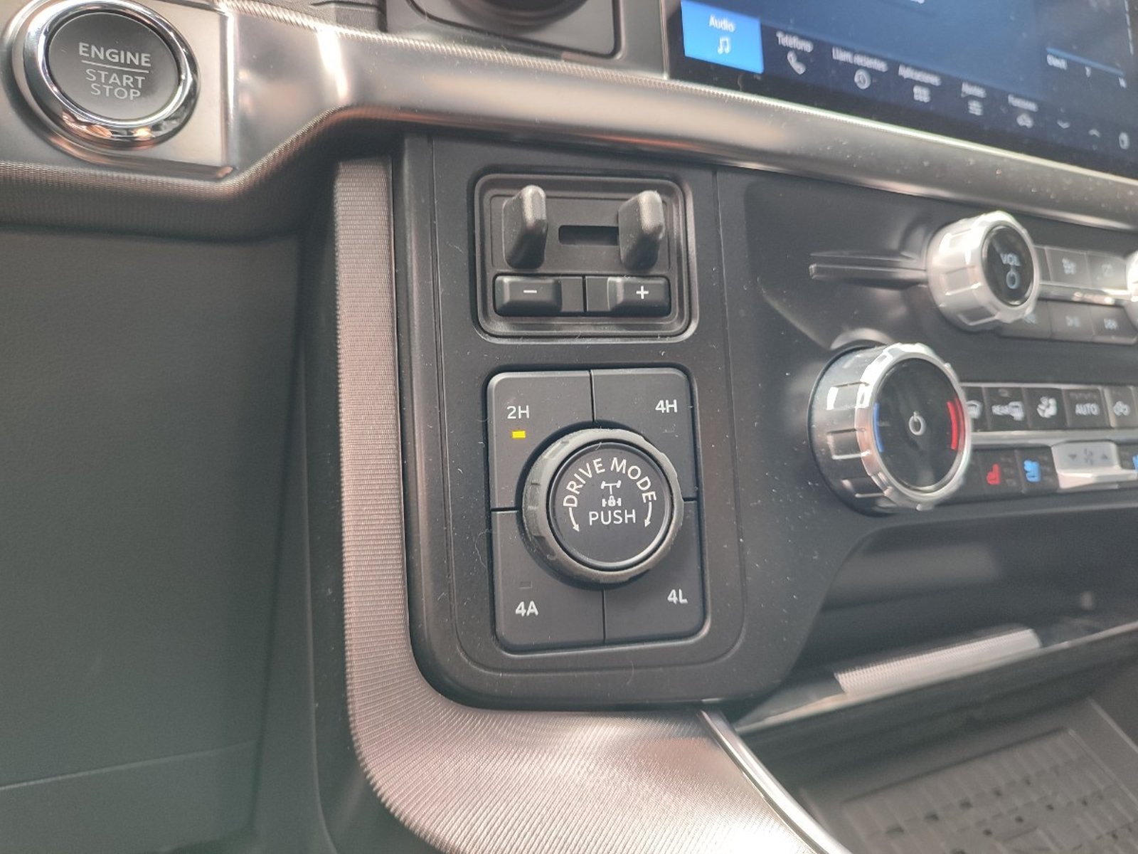 Ford F-150 PLATINUM 3.5 4X4 2025 - Imagen 15 de 18