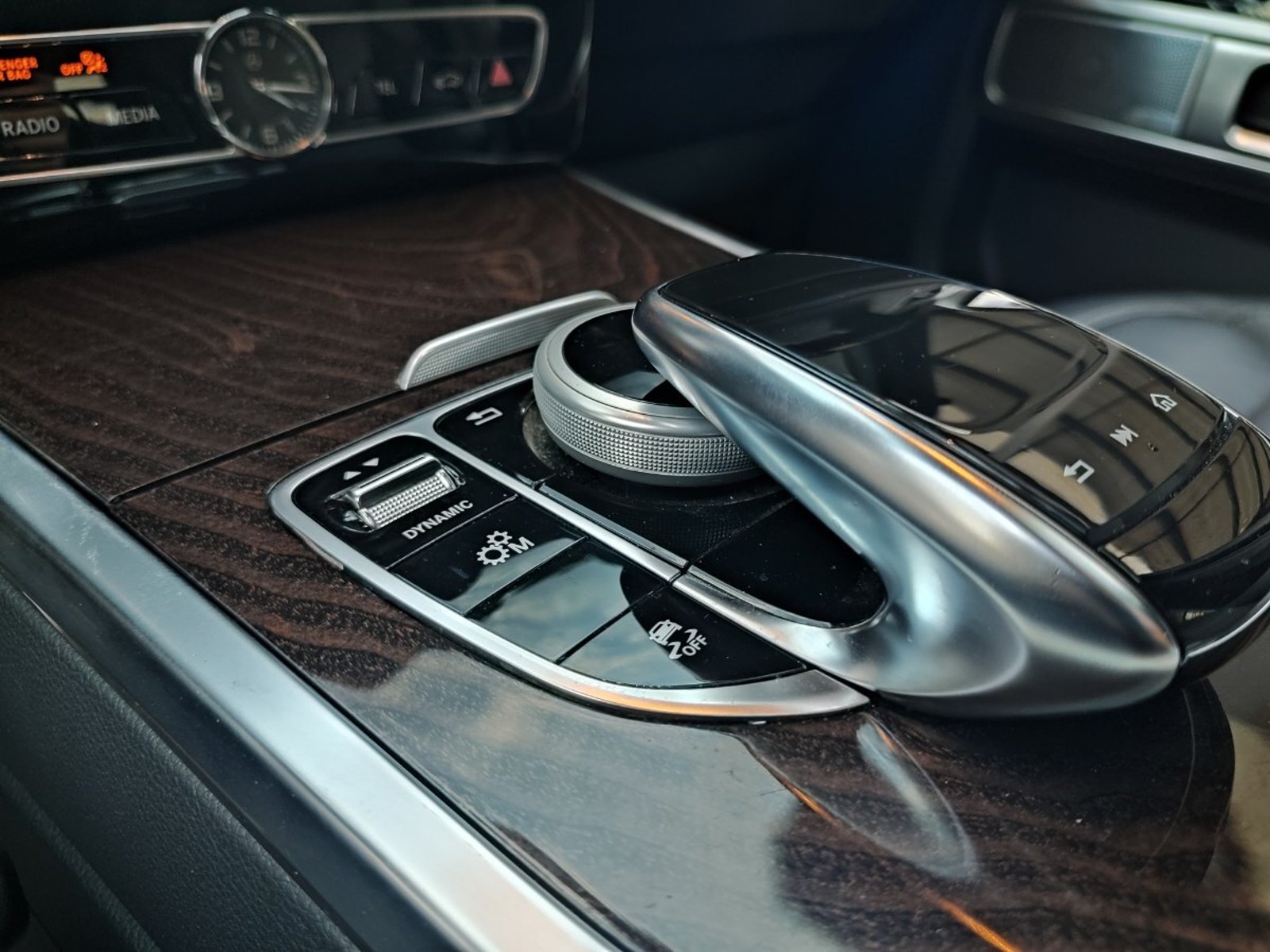 MERCEDES-BENZ G500 4.0 V8 BITURBO 4WD 2023 - Imagen 16 de 19